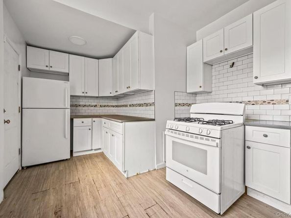 826 E 216 Street, Bronx NY 10467