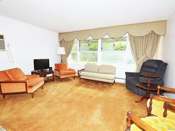 56 Greenbelt Lane, Levittown NY 11756
