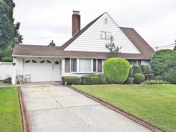 56 Greenbelt Lane, Levittown NY 11756
