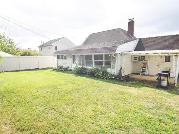 56 Greenbelt Lane, Levittown NY 11756