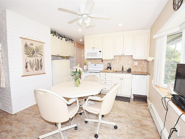 56 Greenbelt Lane, Levittown NY 11756