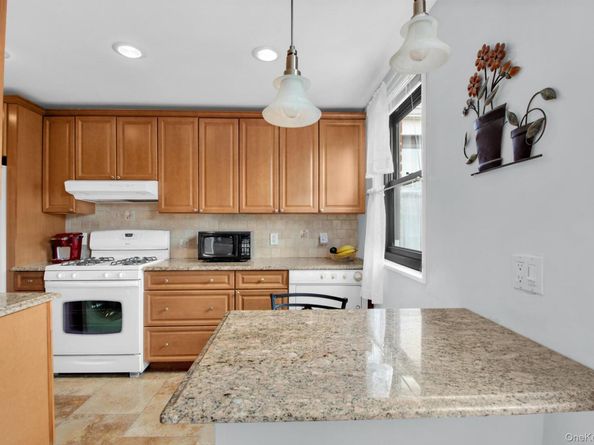 21-29 Utopia Parkway Upstairs, Whitestone NY 11357