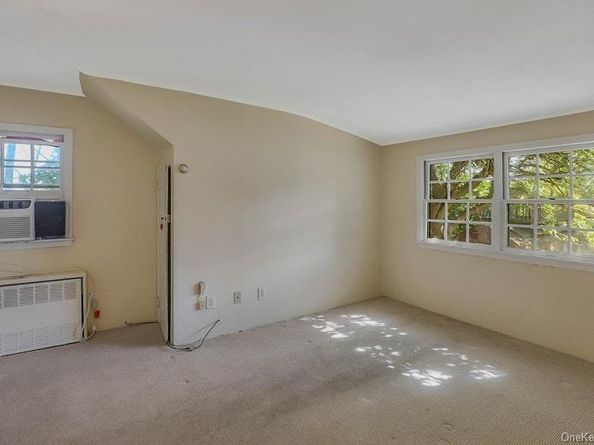 9 Hill Drive, Oyster Bay NY 11771
