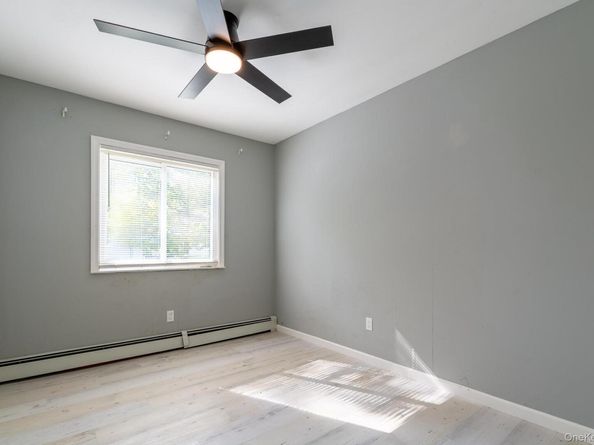 21 Mount Snow Lane, Coram NY 11727