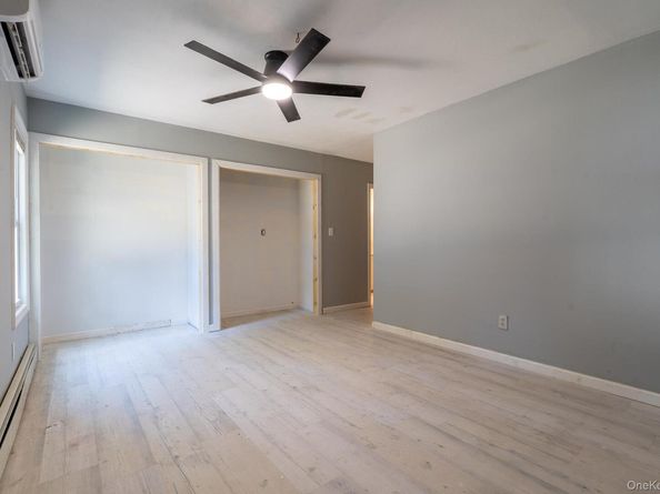 21 Mount Snow Lane, Coram NY 11727
