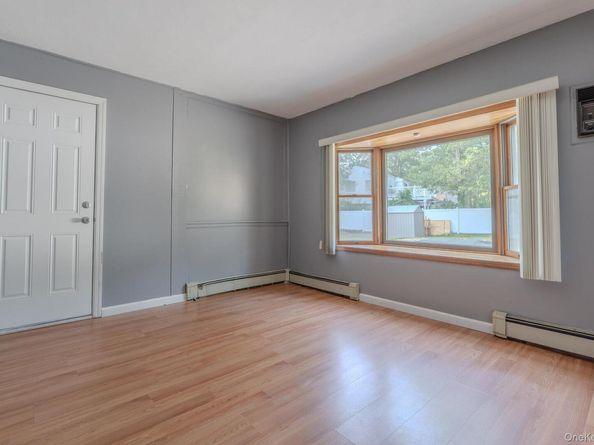 21 Mount Snow Lane, Coram NY 11727