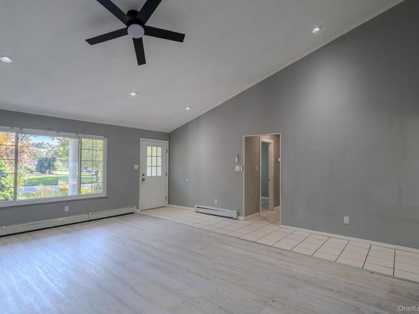 21 Mount Snow Lane, Coram NY 11727