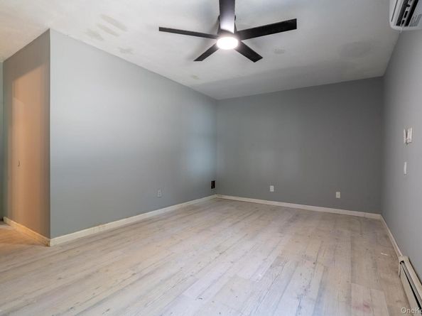 21 Mount Snow Lane, Coram NY 11727