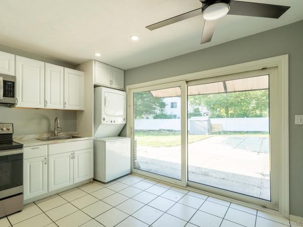 21 Mount Snow Lane, Coram NY 11727