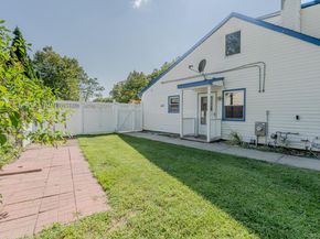 21 Mount Snow Lane, Coram NY 11727