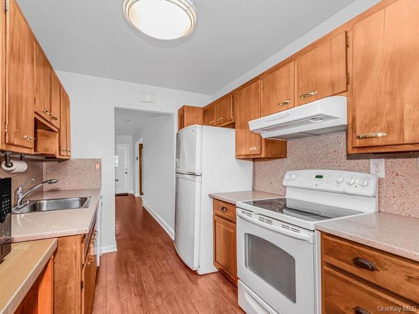 8 Gerri Lane, Yonkers NY 10703