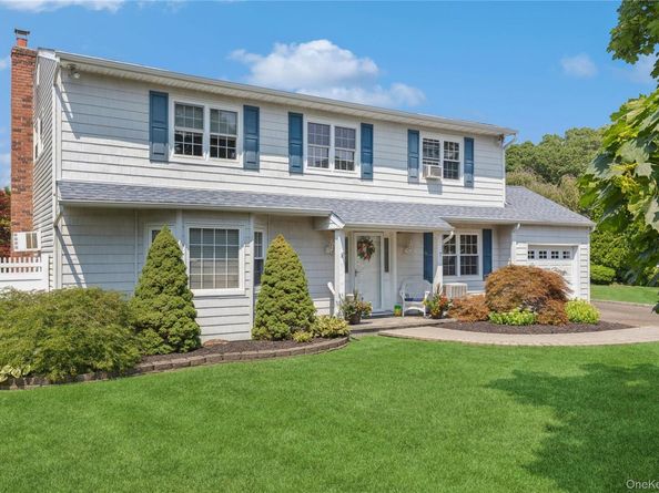 7 Mark Lane, Farmingville NY 11738