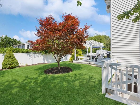 7 Mark Lane, Farmingville NY 11738