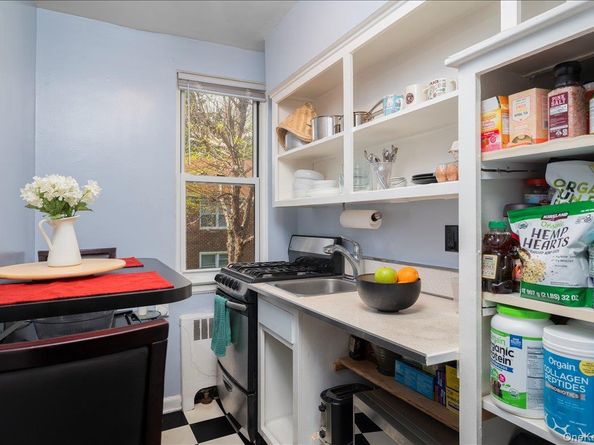 10 Bryant Crescent 2A, White Plains NY 10605