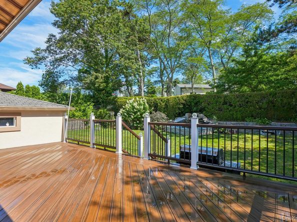 34 Kensington Oval, New Rochelle NY 10805