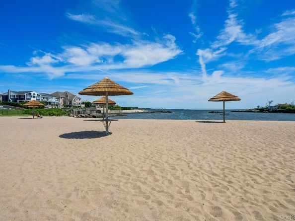 34 Kensington Oval, New Rochelle NY 10805
