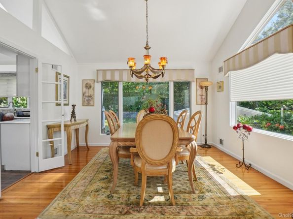 34 Kensington Oval, New Rochelle NY 10805