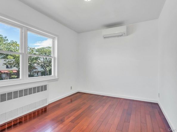 64-04 Utopia Parkway, Fresh Meadows NY 11365