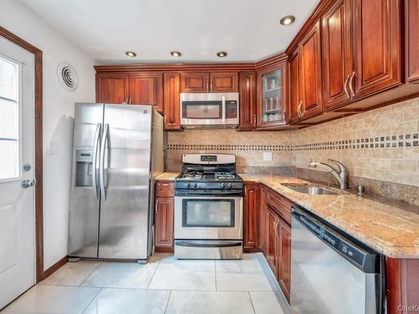 22 Terrace Place, Hicksville NY 11801