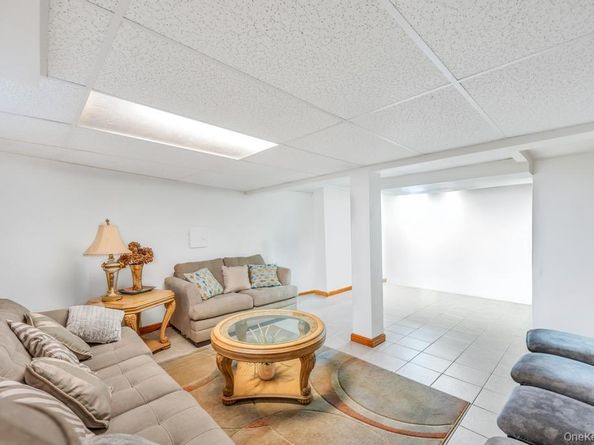 22 Terrace Place, Hicksville NY 11801