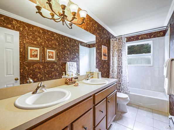 6 Nick Court, Yaphank NY 11980