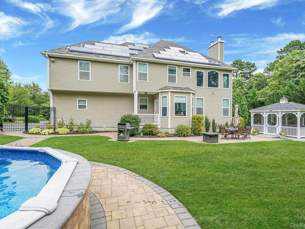 6 Nick Court, Yaphank NY 11980