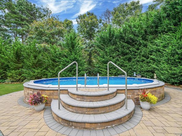 6 Nick Court, Yaphank NY 11980