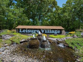 350B Woodbridge Drive 350B, Ridge NY 11961