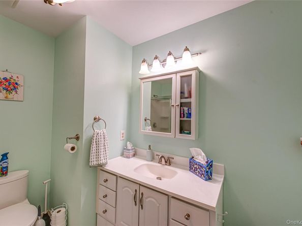 350B Woodbridge Drive 350B, Ridge NY 11961