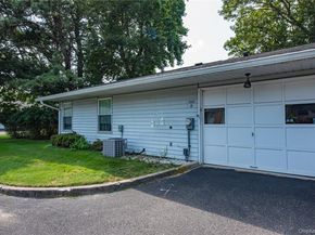 350B Woodbridge Drive 350B, Ridge NY 11961