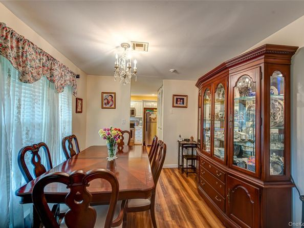 350B Woodbridge Drive 350B, Ridge NY 11961