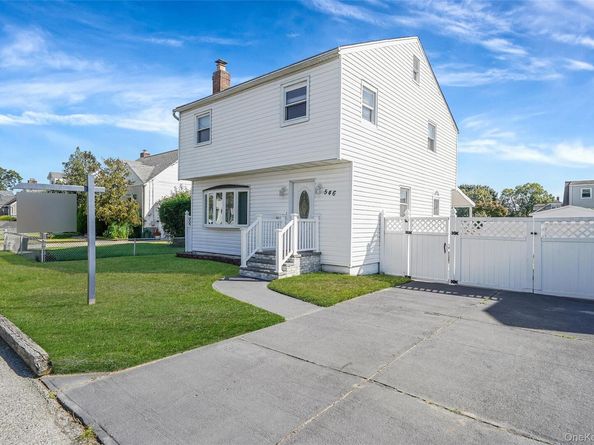 546 S Walnut Street, Lindenhurst NY 11757
