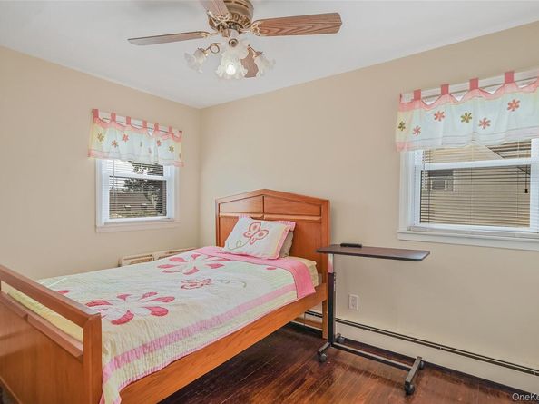 546 S Walnut Street, Lindenhurst NY 11757