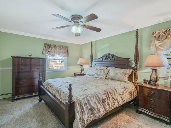 546 S Walnut Street, Lindenhurst NY 11757
