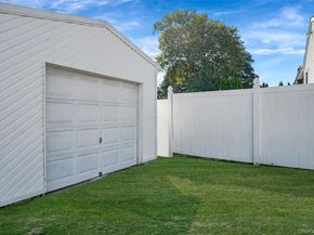 546 S Walnut Street, Lindenhurst NY 11757