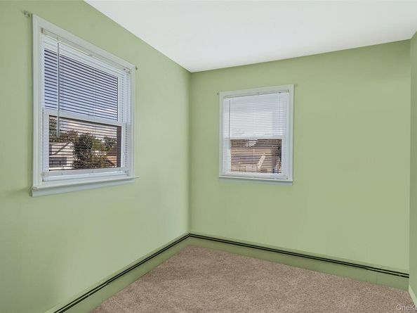 546 S Walnut Street, Lindenhurst NY 11757
