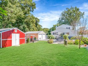 19 Edmarc Court, Oakdale NY 11769