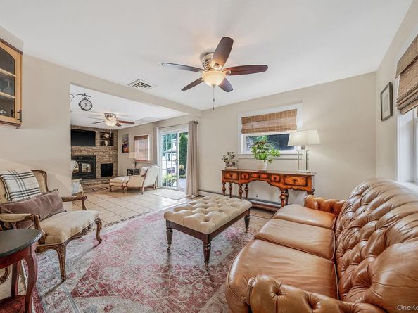 19 Edmarc Court, Oakdale NY 11769