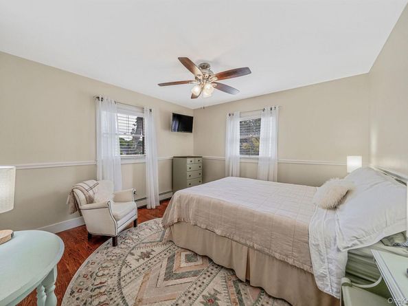 19 Edmarc Court, Oakdale NY 11769