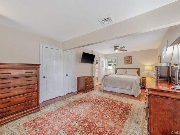 19 Edmarc Court, Oakdale NY 11769