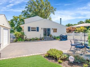 19 Edmarc Court, Oakdale NY 11769
