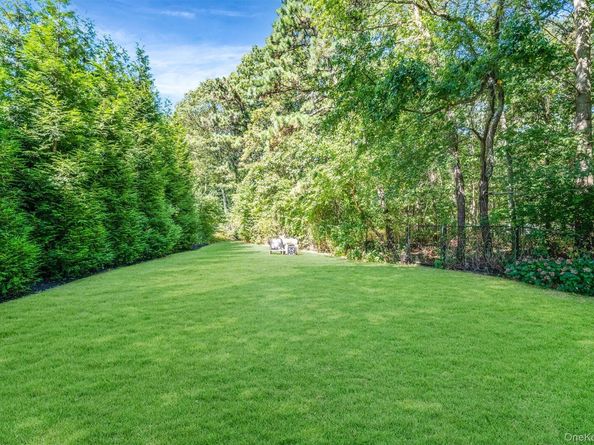 19 Edmarc Court, Oakdale NY 11769