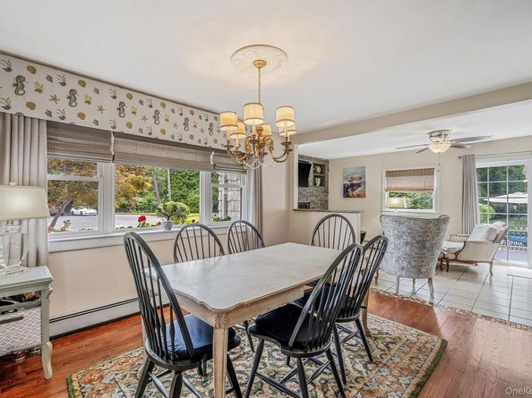 19 Edmarc Court, Oakdale NY 11769