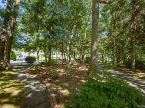 4 Captain Richards Lane, Fort Salonga NY 11768