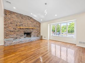 20 E 8th Street, Deer Park NY 11729