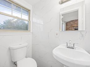 20 E 8th Street, Deer Park NY 11729
