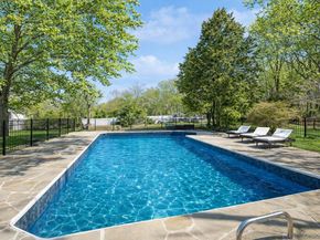 21 Sleepy Lane, Melville NY 11747