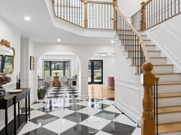 21 Sleepy Lane, Melville NY 11747
