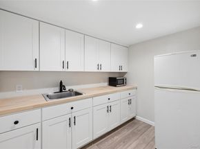 21 Sleepy Lane, Melville NY 11747