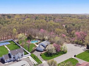 21 Sleepy Lane, Melville NY 11747